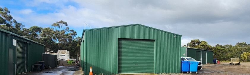 FREEHOLD SALE : 3 WAREHOUSES ON 4491SQM INDUSTRIAL 1 ZONED LAND WITH QUALITY CHAINSAW BUSINESS