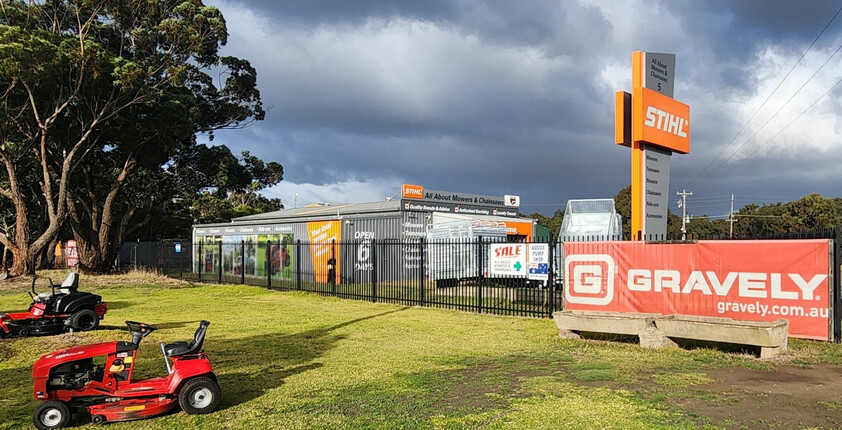 FREEHOLD SALE : 3 WAREHOUSES ON 4491SQM INDUSTRIAL 1 ZONED LAND WITH QUALITY CHAINSAW BUSINESS