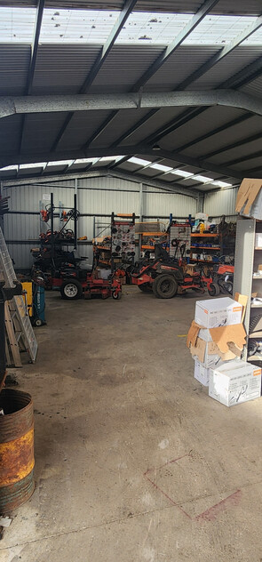 FREEHOLD SALE : 3 WAREHOUSES ON 4491SQM INDUSTRIAL 1 ZONED LAND WITH QUALITY CHAINSAW BUSINESS