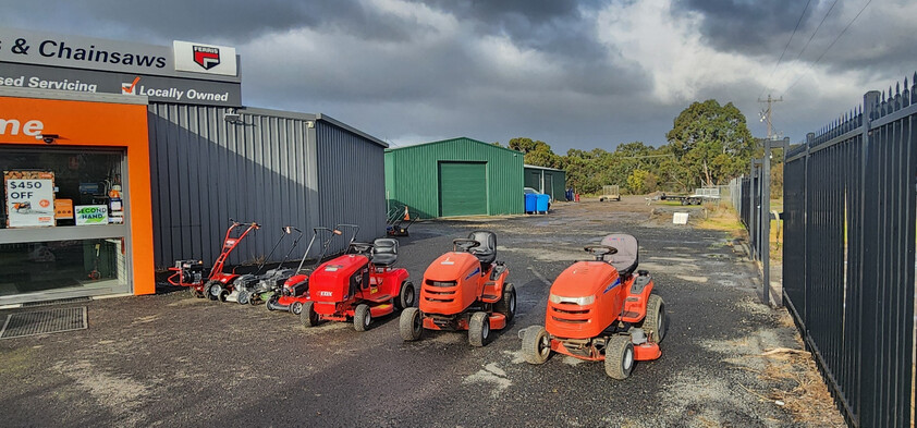 FREEHOLD SALE : 3 WAREHOUSES ON 4491SQM INDUSTRIAL 1 ZONED LAND WITH QUALITY CHAINSAW BUSINESS