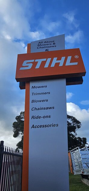 FREEHOLD SALE : 3 WAREHOUSES ON 4491SQM INDUSTRIAL 1 ZONED LAND WITH QUALITY CHAINSAW BUSINESS