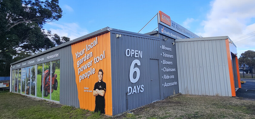 FREEHOLD SALE : 3 WAREHOUSES ON 4491SQM INDUSTRIAL 1 ZONED LAND WITH QUALITY CHAINSAW BUSINESS
