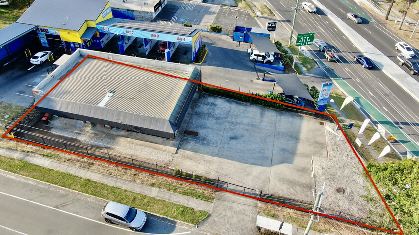 For Lease: Large block Commercial building with heaps potentials