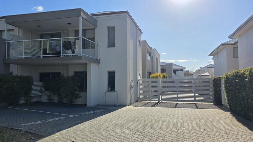 Stylish Urban Living in Rivervale Unit 3 / 3 Cleaver Terrace