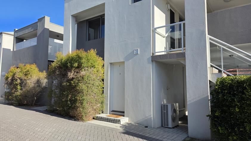 Stylish Urban Living in Rivervale Unit 3 / 3 Cleaver Terrace
