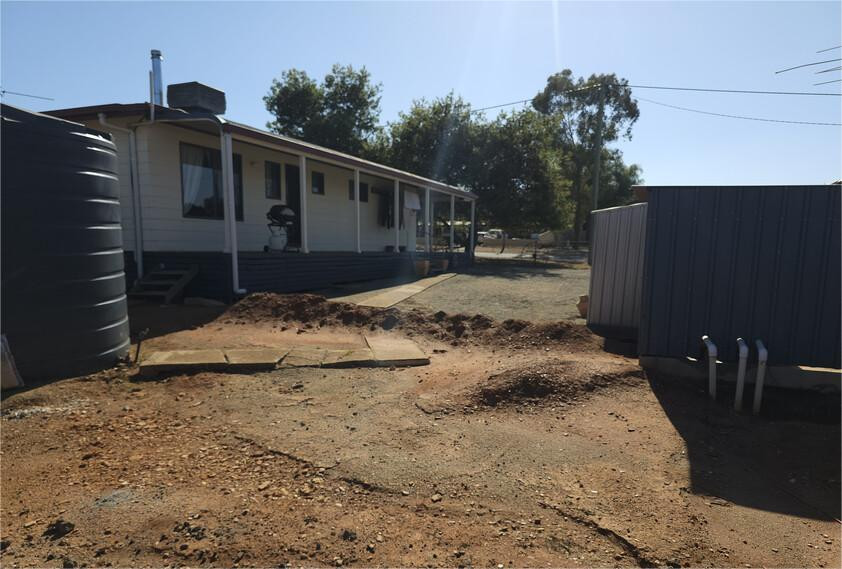 3 bedroom house on 1/2 acre block