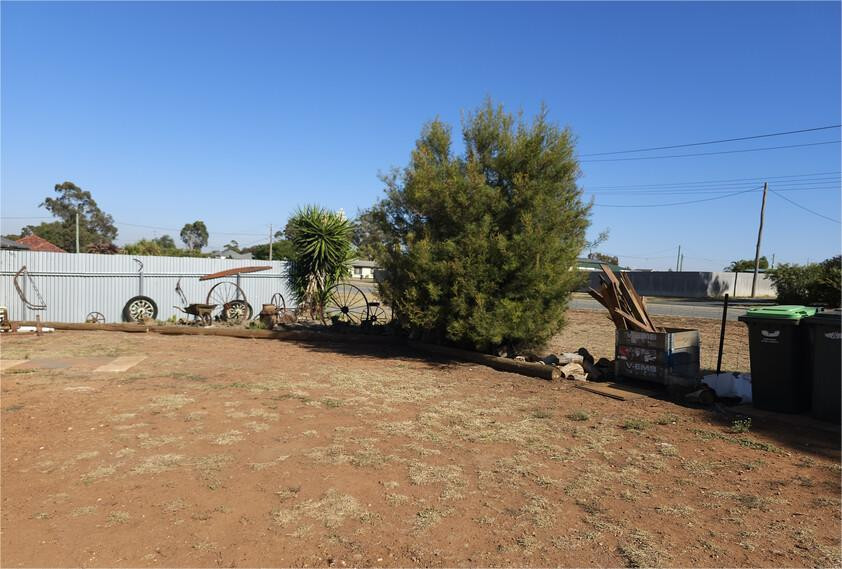 3 bedroom house on 1/2 acre block