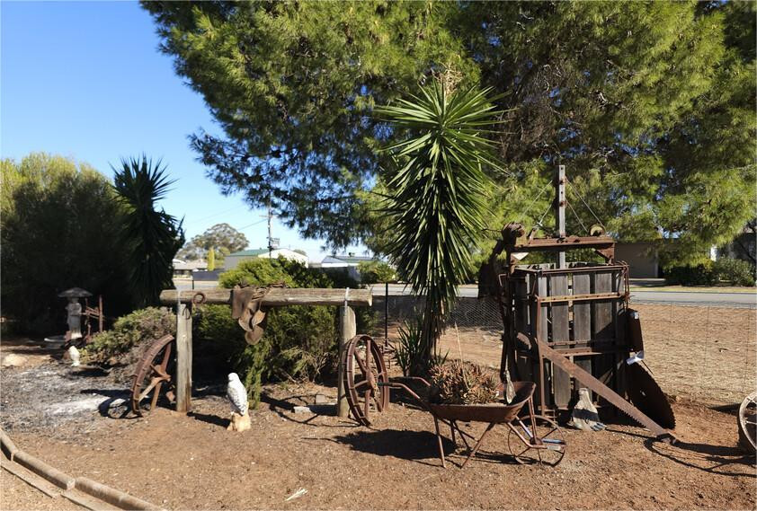 3 bedroom house on 1/2 acre block