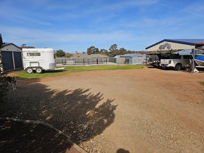 3 bedroom house on 1/2 acre block