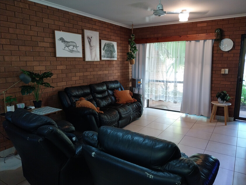 Charming Townhouse in Katherine East