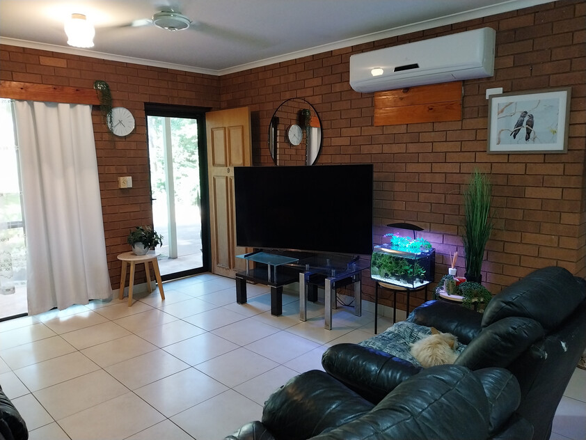 Charming Townhouse in Katherine East
