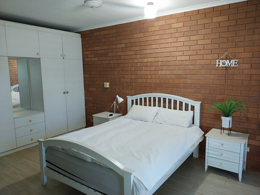Charming Townhouse in Katherine East