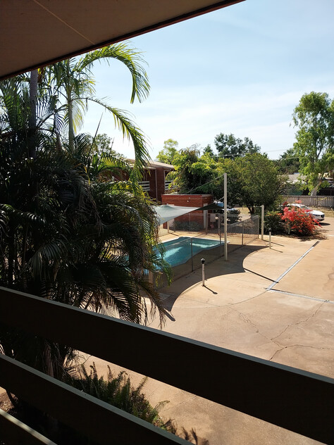 Charming Townhouse in Katherine East