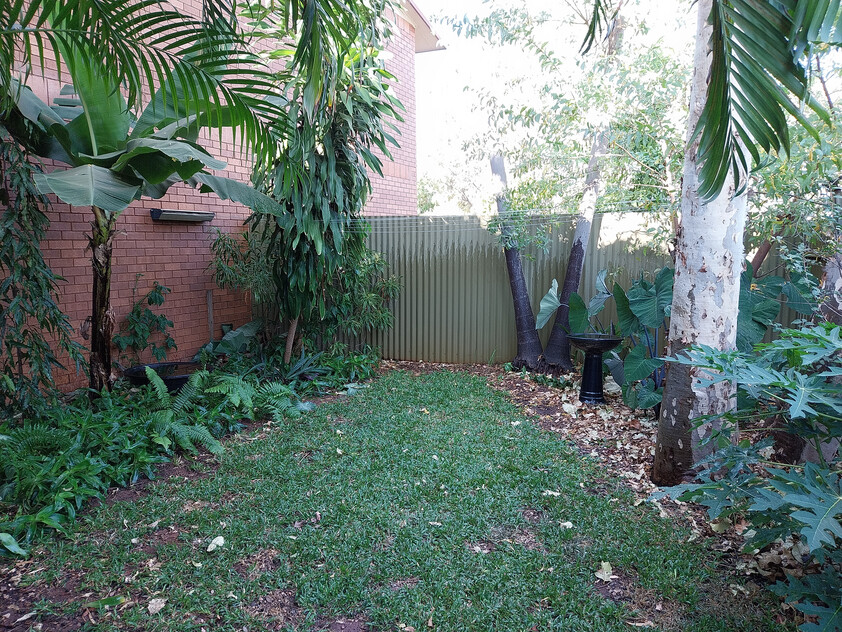 Charming Townhouse in Katherine East