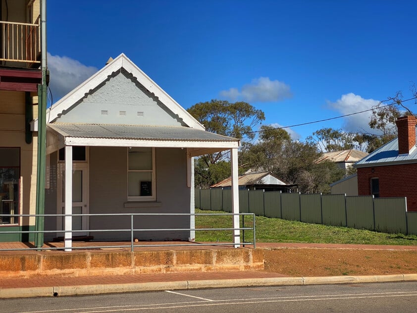 Commercial Development Opportunity plus a rental return!