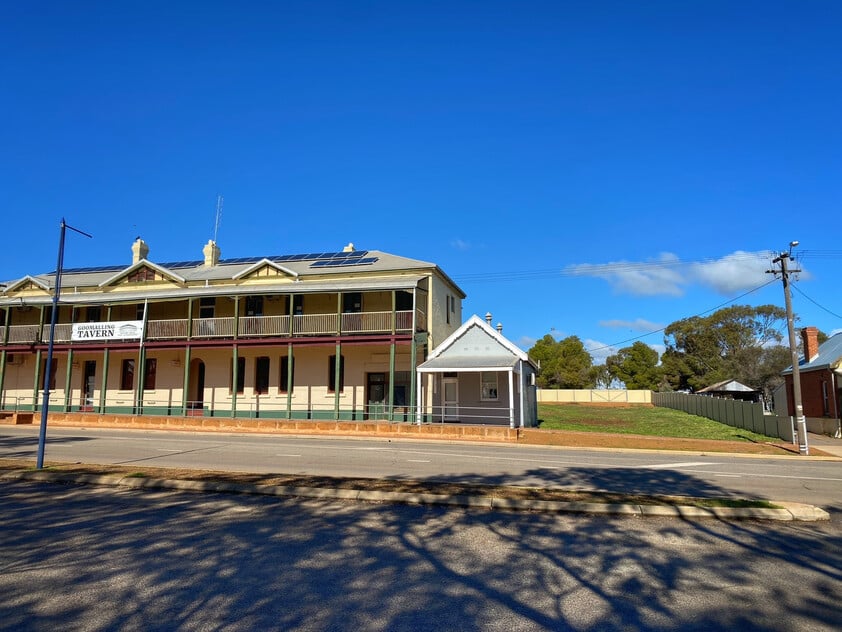 Commercial Development Opportunity plus a rental return!