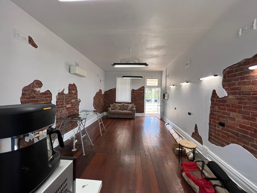 Commercial Development Opportunity plus a rental return!