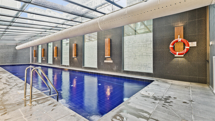 Stylish Southbank Apartment with Premium Amenities & City Convenience