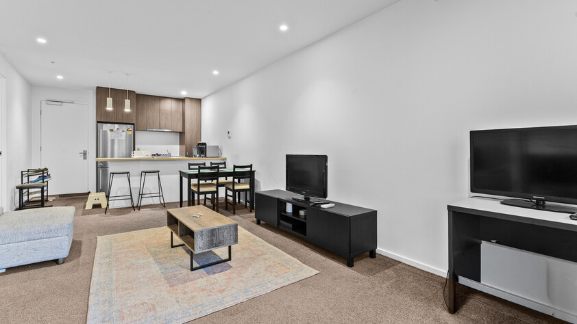 Stylish Southbank Apartment with Premium Amenities & City Convenience