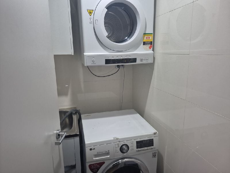 Modern 2-Bedroom Apartment with Balcony & Parking in the Heart of Parramatta