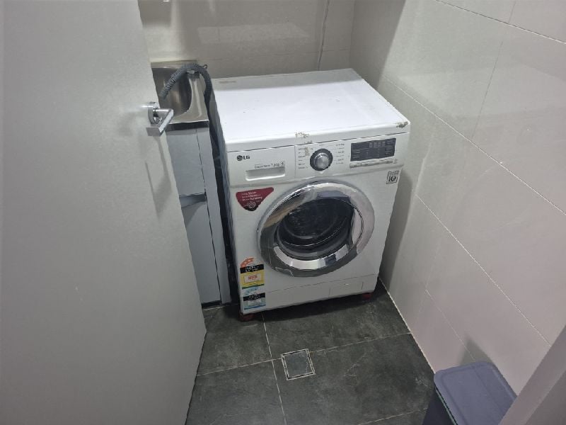 Modern 2-Bedroom Apartment with Balcony & Parking in the Heart of Parramatta