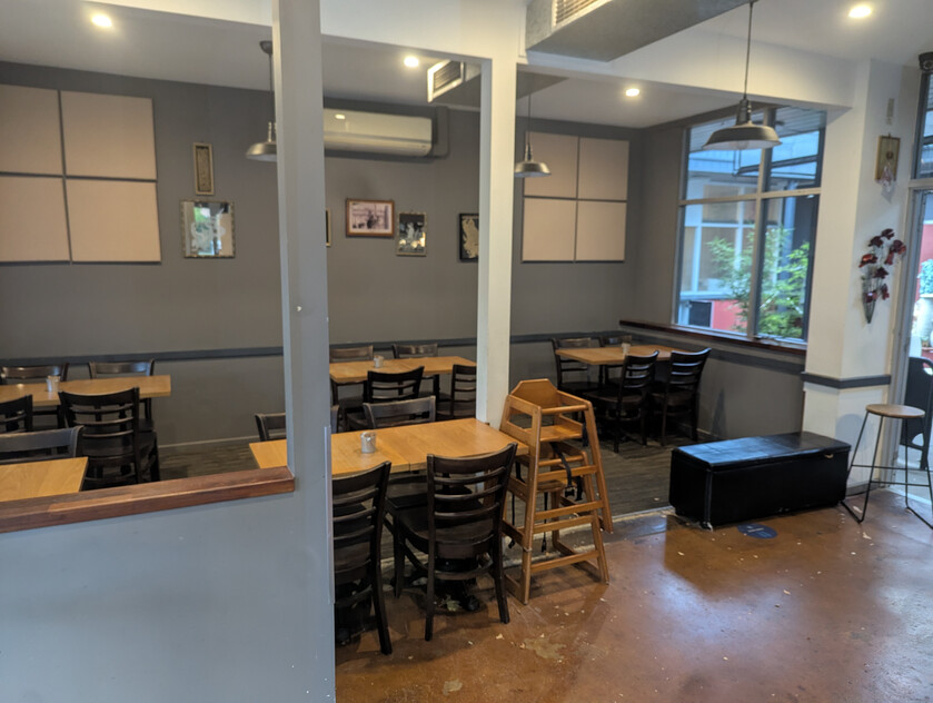 Established Cafe on Corner Location, Hackett Shops