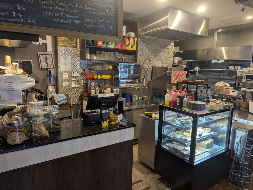 Established Cafe on Corner Location, Hackett Shops