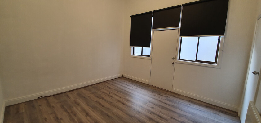 Very Nice Shop/Office in a great location
