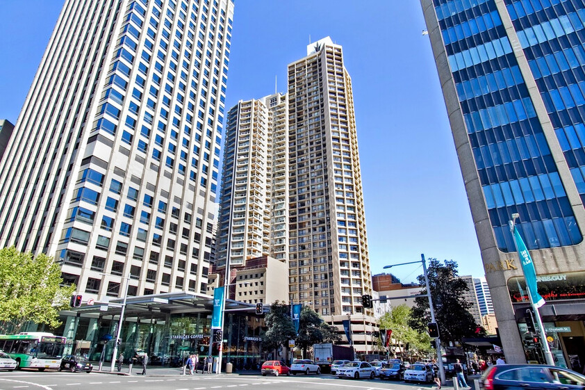 Spacious 2 Bedroom Apartment in the heart of the CBD at 27 Park St Sydney.