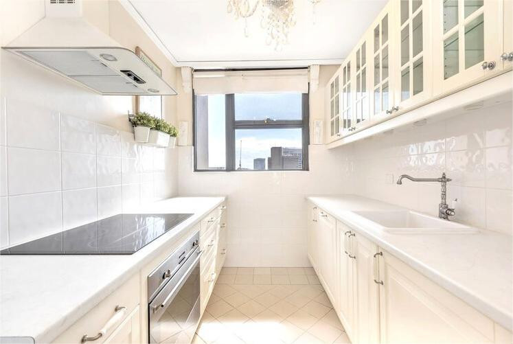 Spacious 2 Bedroom Apartment in the heart of the CBD at 27 Park St Sydney.