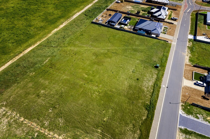 27 Wisteria Parade, Moresby WA 6530