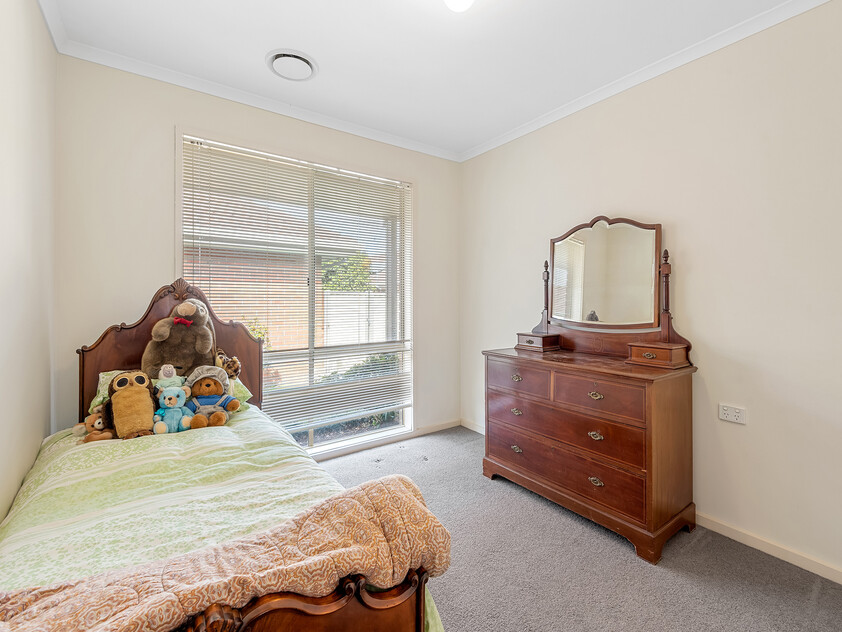 Your Carefree Lifestyle Awaits: Spacious, Freehold Living in Blackburn South