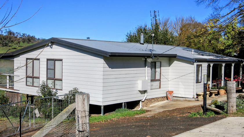 (PENDING) RIVER FRONT AGREAGE with| Renovated Home |EQUINE FACILITIES