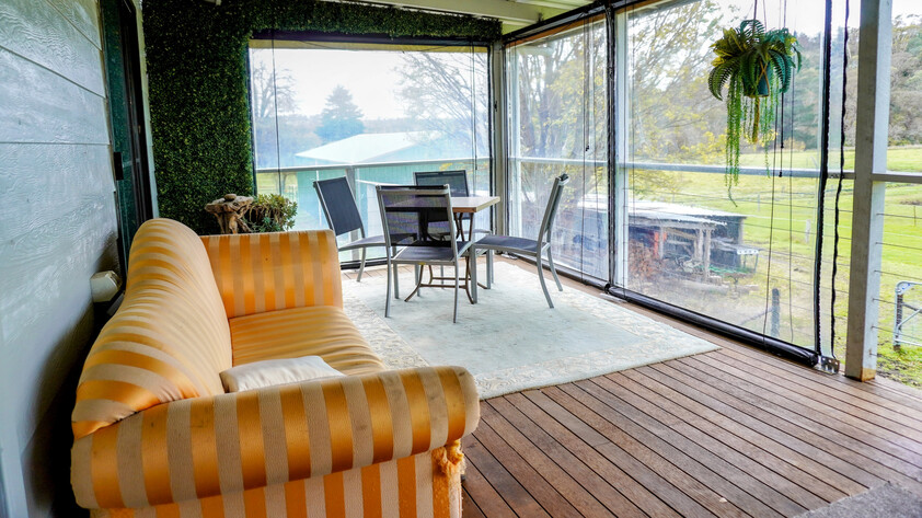 (PENDING) RIVER FRONT AGREAGE with| Renovated Home |EQUINE FACILITIES