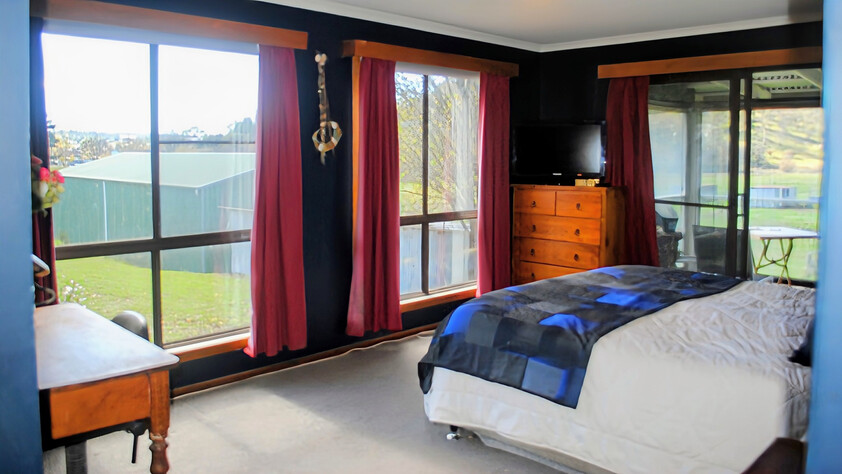 (PENDING) RIVER FRONT AGREAGE with| Renovated Home |EQUINE FACILITIES