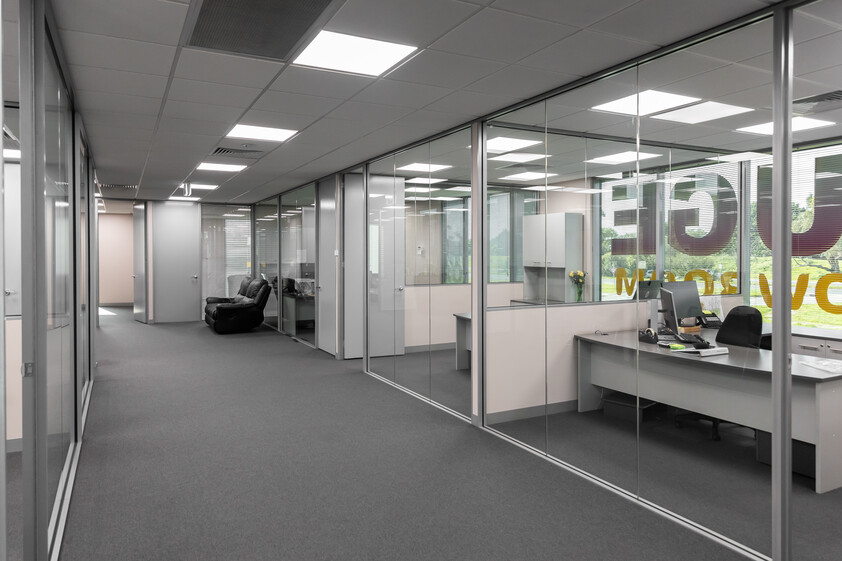 Prime Showroom & Warehouse with Exceptional Highway Frontage