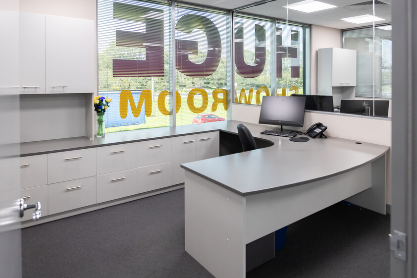 Prime Showroom & Warehouse with Exceptional Highway Frontage