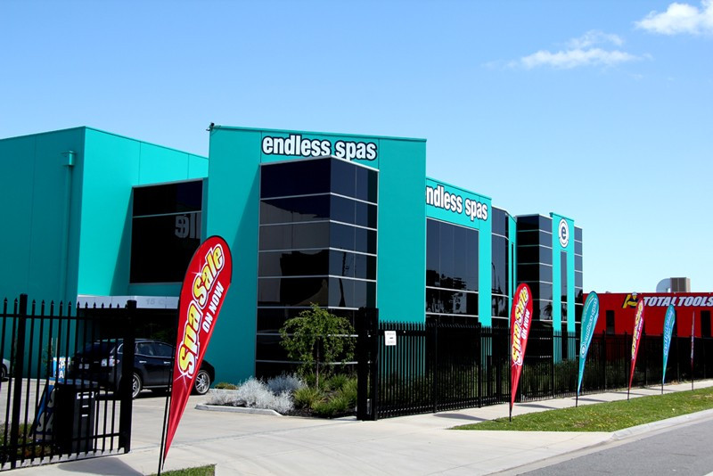 Prime Showroom & Warehouse with Exceptional Highway Frontage