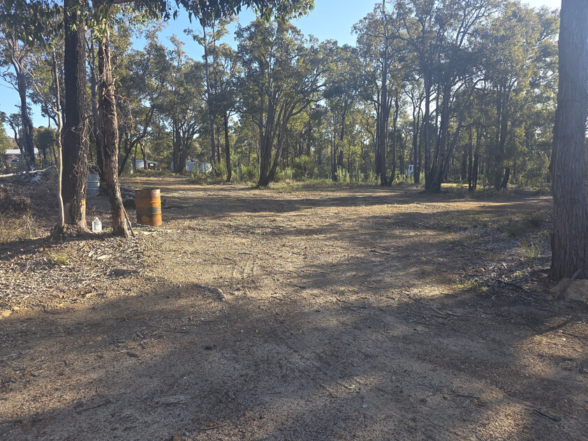 Parkerville Bushland Retreat 5.5 Acres Backing onto National Park