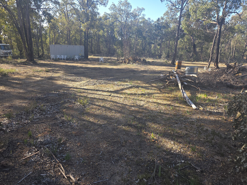Parkerville Bushland Retreat 5.5 Acres Backing onto National Park