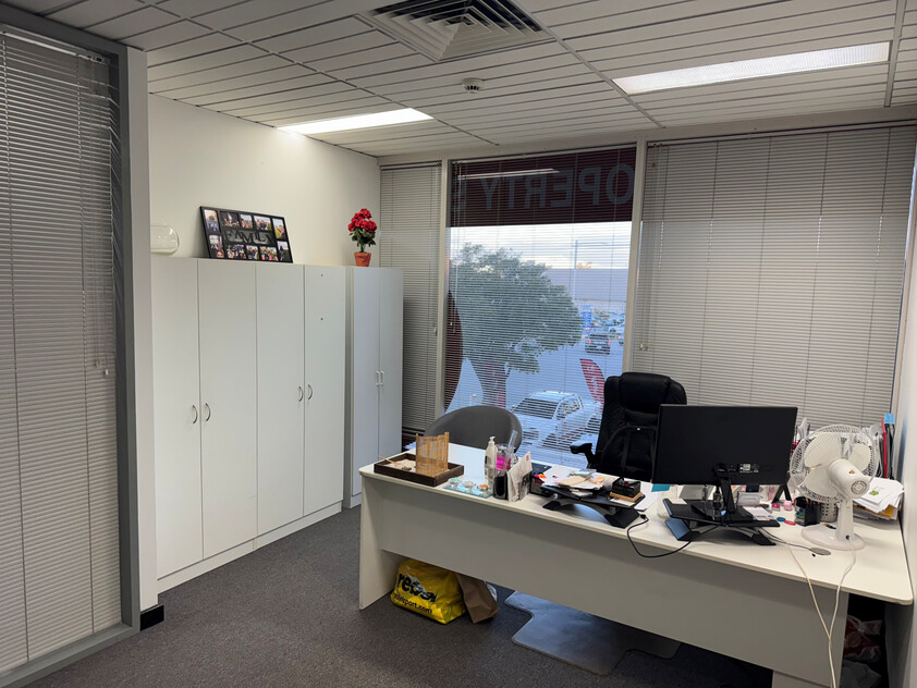 First Floor Offices with Amazing Exposure - READY TO MOVE INTO!