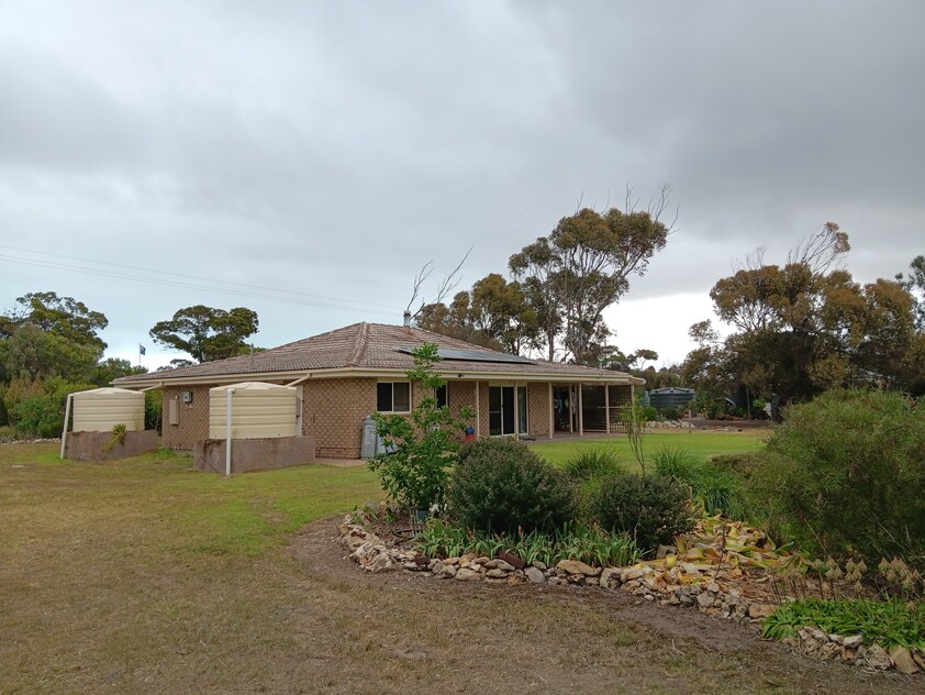 Semi-rural property in the heart of Goolwa North