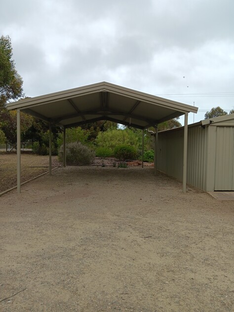 Semi-rural property in the heart of Goolwa North