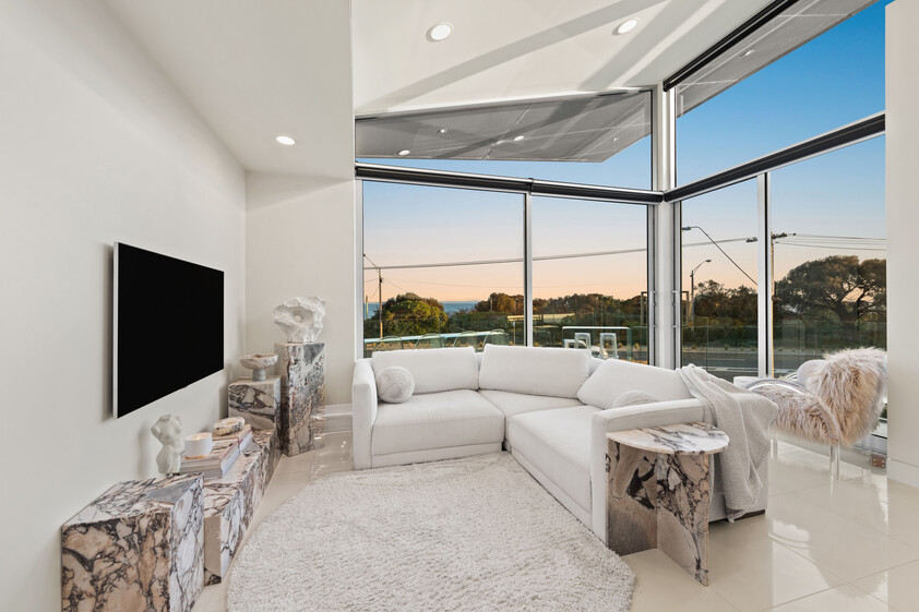 180’ Bay Views