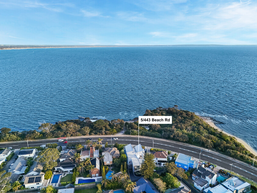 180’ Bay Views