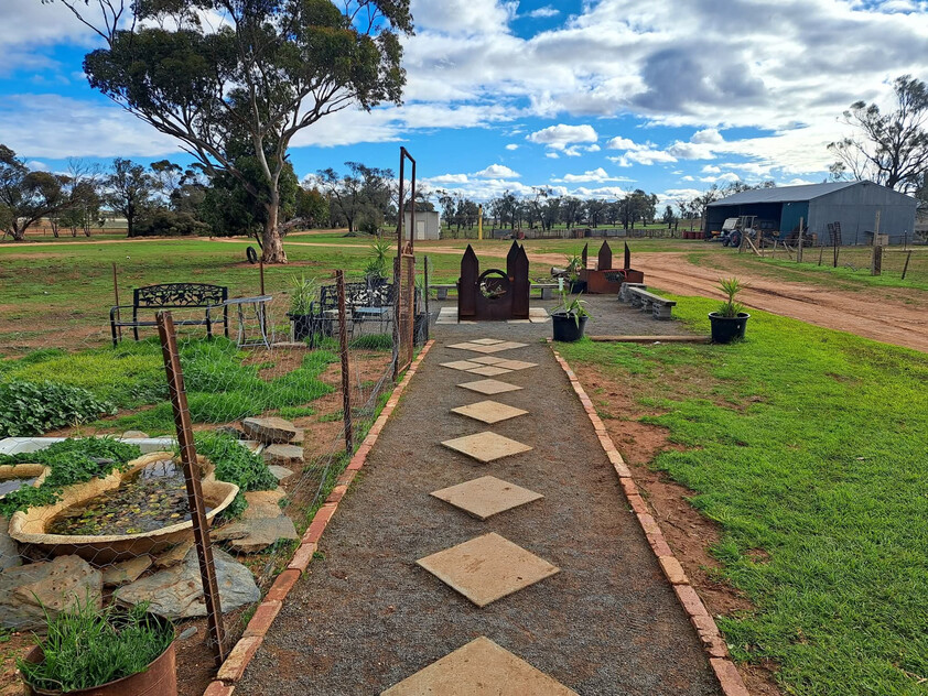 Spacious Hobby Farm on 28 Acres 10 Minutes from Donald