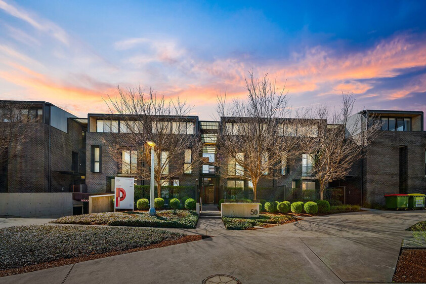 Lowanna St - architectural award winning apartment