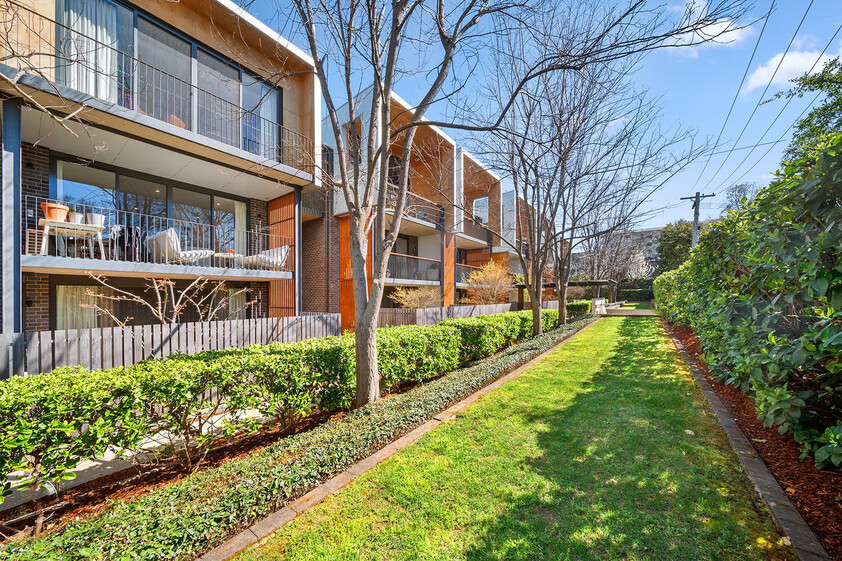 Lowanna St - architectural award winning apartment