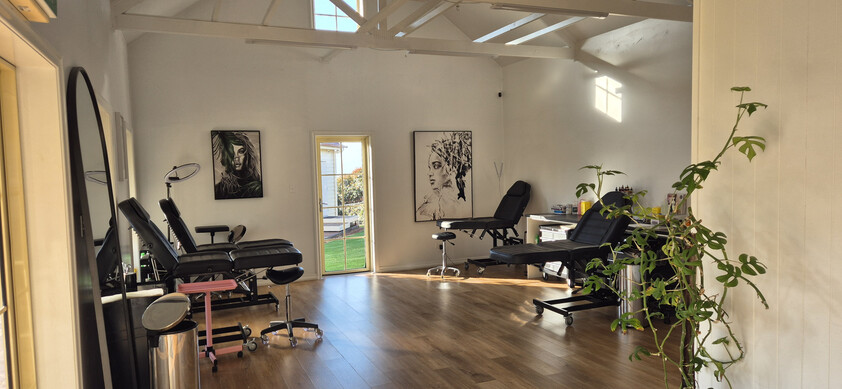 96m2 Retail Premises at The Village Green "Highfields Major Tourist Spot"