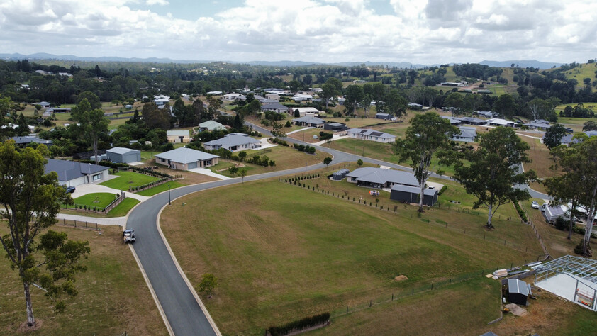 The Last Block in Highland Court - 4262m with Views and Room to Build your Dream.